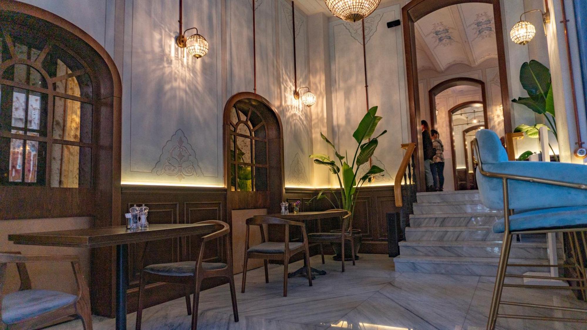 Meroddi Barnathan Hotel — Photos 1